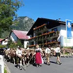 מלון Restaurant Amadeus - Inclusive Skipass Und Vieles Mehr 3*