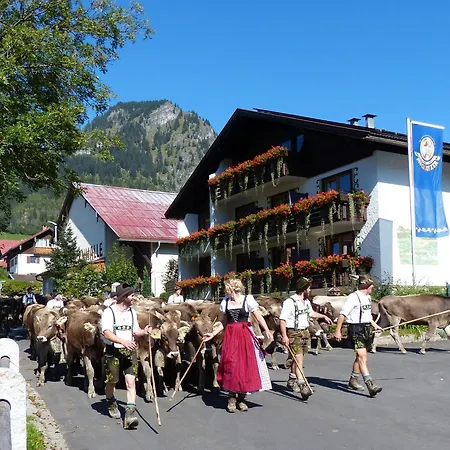 Hotell Hotel Amadeus - Inclusive Skipass Und Vieles Mehr 3*